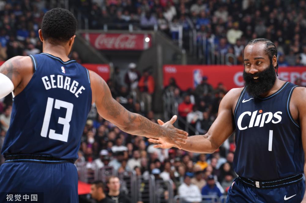 备受瞩目的 备受瞩目的