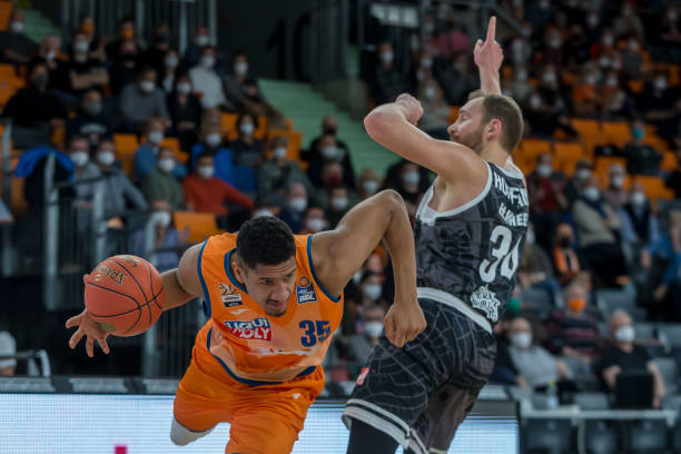 莱奥尼虽然 莱奥尼虽然