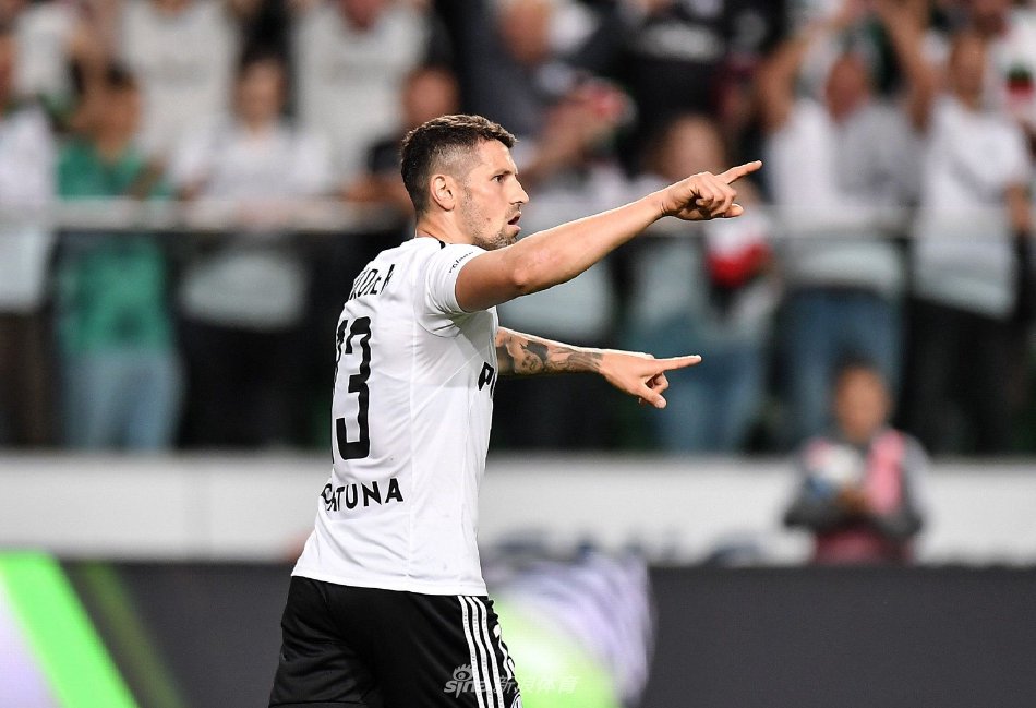 相比之下 相比之下