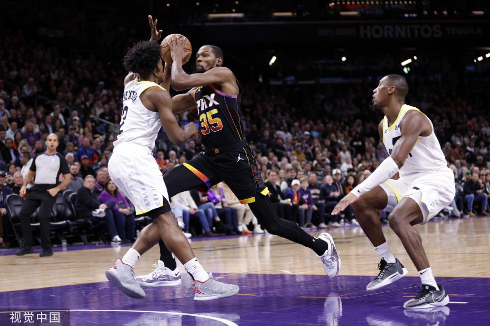 场上展现出 场上展现出